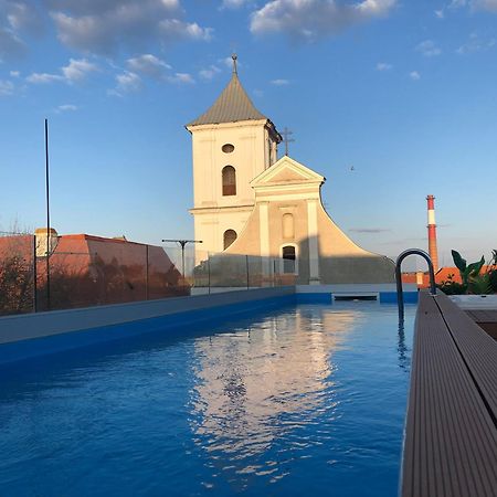 Boutique Hotel Tvrda 오시예크 외부 사진