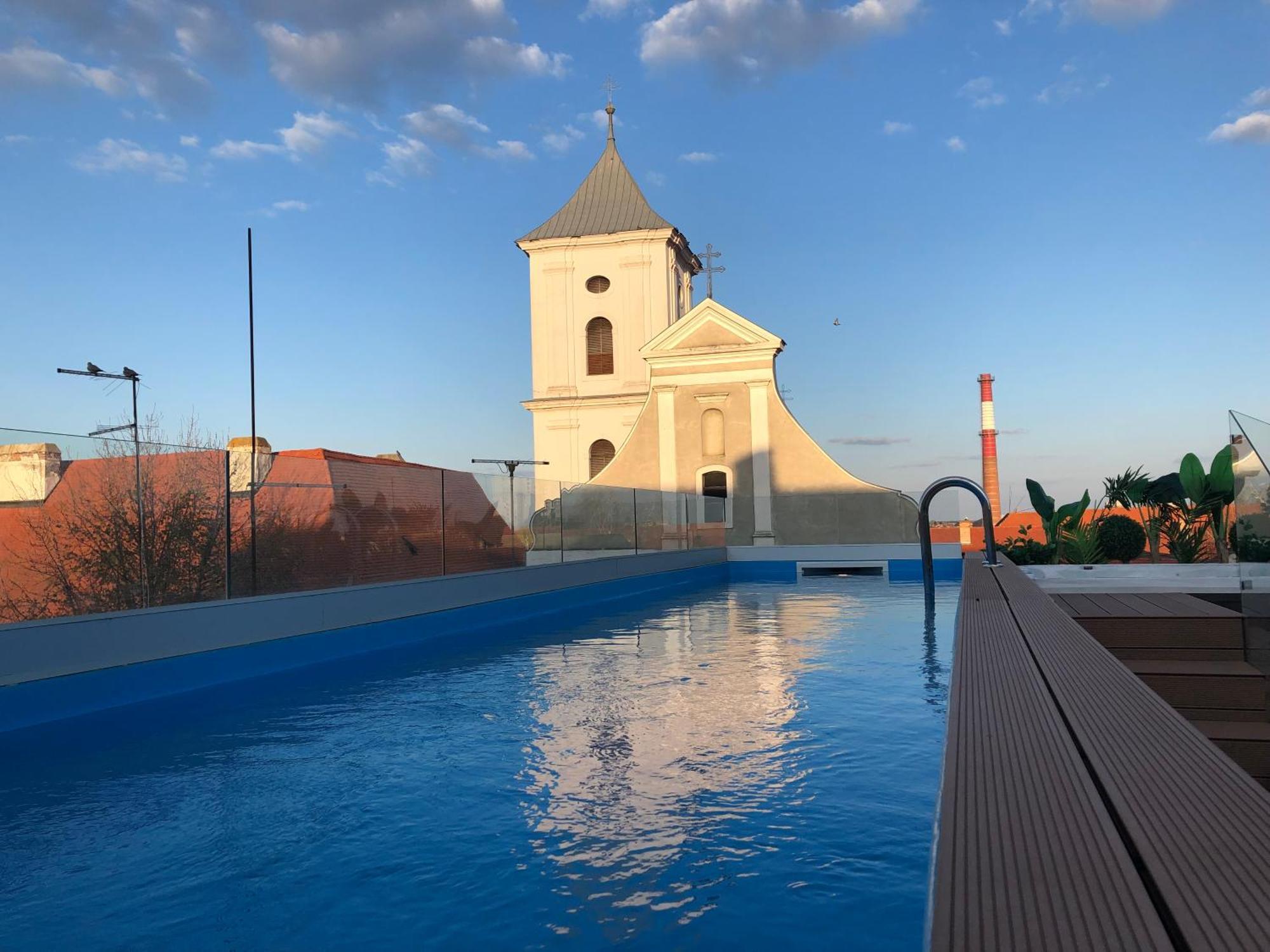 Boutique Hotel Tvrda 오시예크 외부 사진