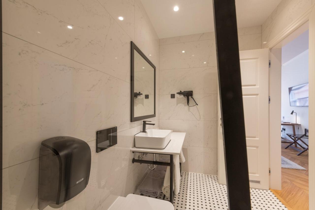 Boutique Hotel Tvrda 오시예크 외부 사진