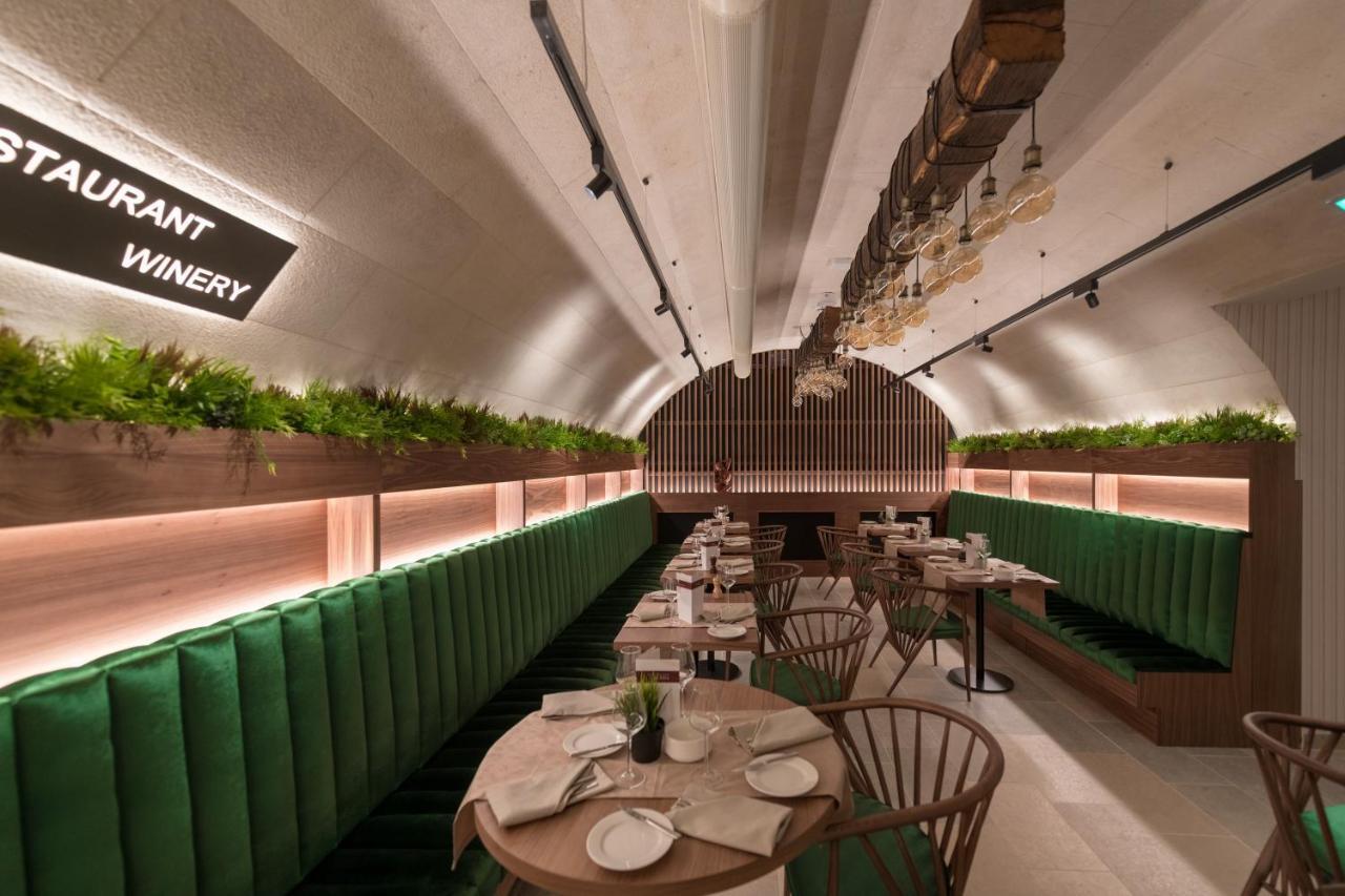 Boutique Hotel Tvrda 오시예크 외부 사진