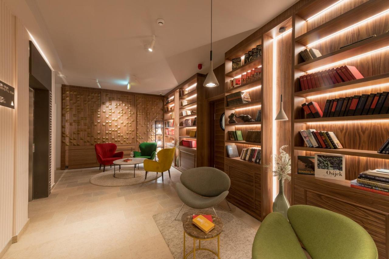 Boutique Hotel Tvrda 오시예크 외부 사진