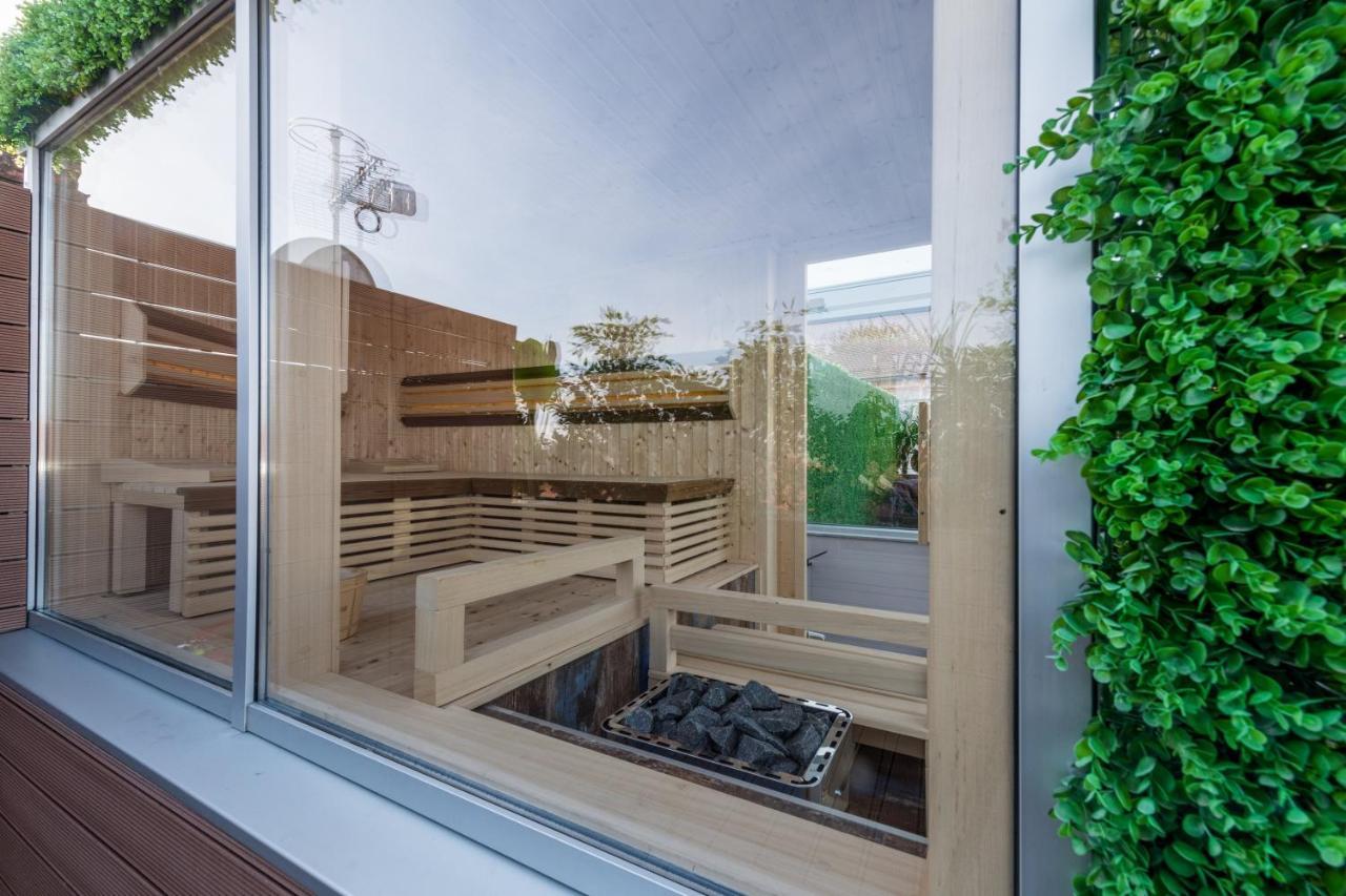Boutique Hotel Tvrda 오시예크 외부 사진