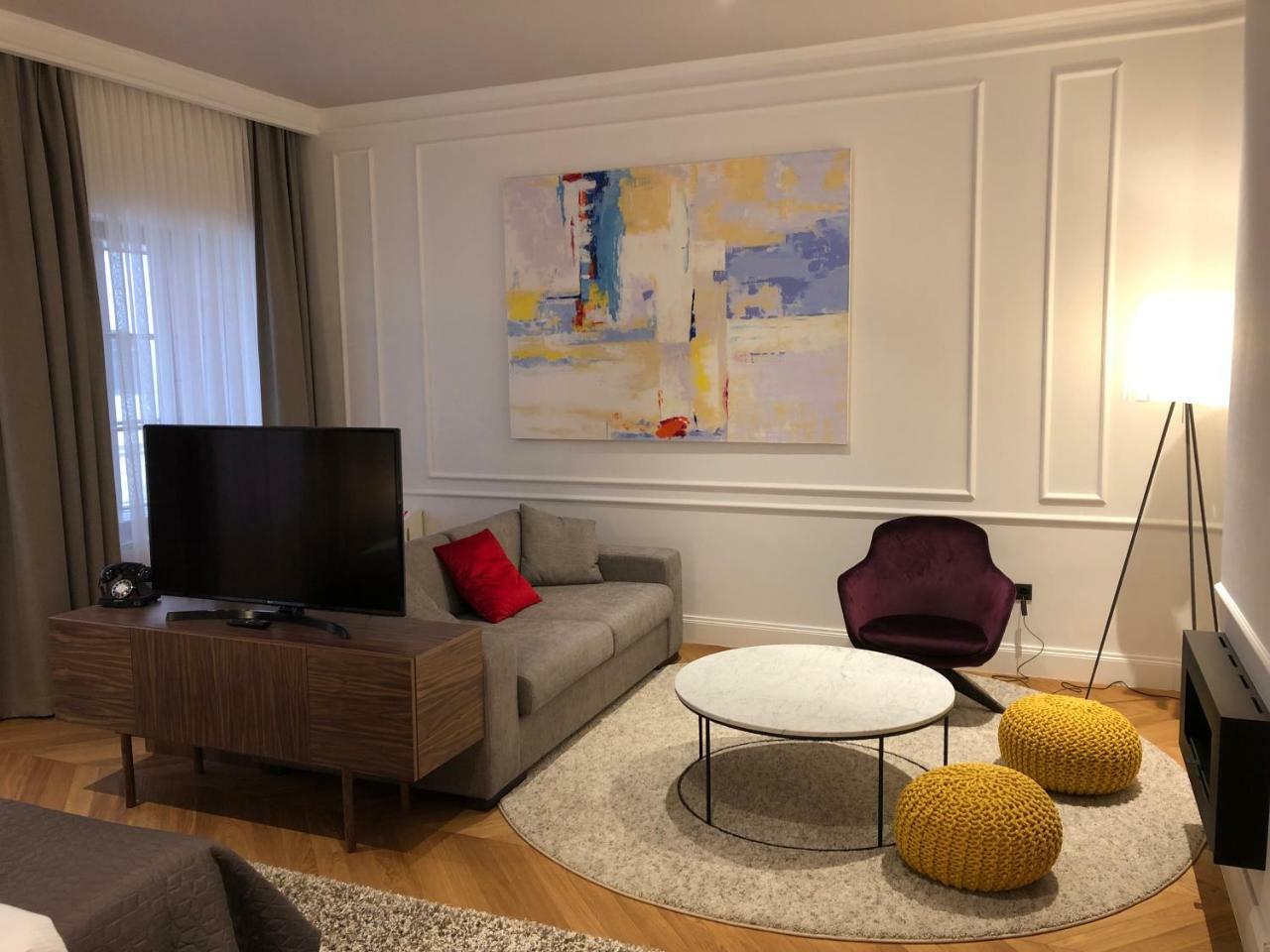 Boutique Hotel Tvrda 오시예크 외부 사진